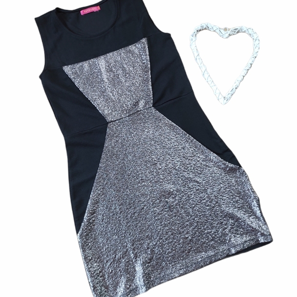 Dress - Picture 2 of 11